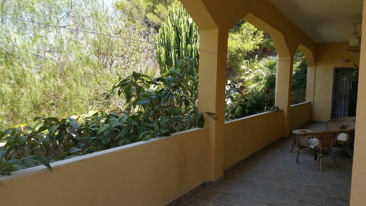 Villa Alba Valderice Buitenkant foto